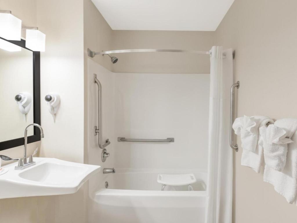 Super 8 By Wyndham Schenectady - Albany Area Hotell Exteriör bild
